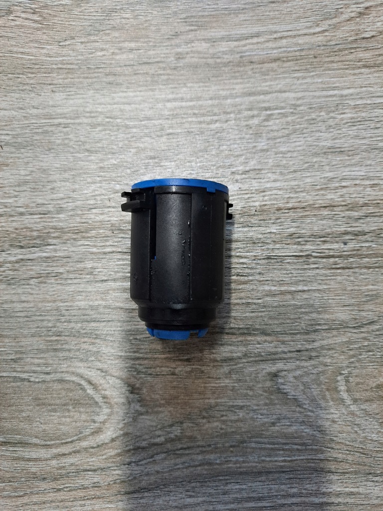 фото №1, Заливная горловина магнит adblue volvo fh fm 9 13 renault dxi