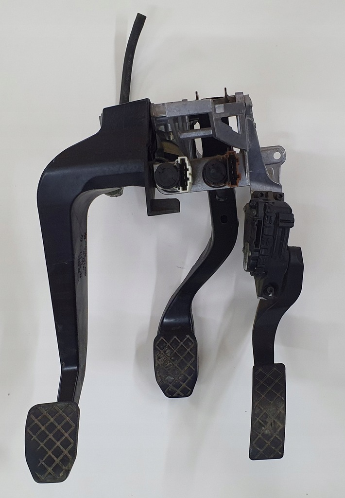 фото №1, Педалі механічний механічна коробка передач audi a4 b6 b7 europa