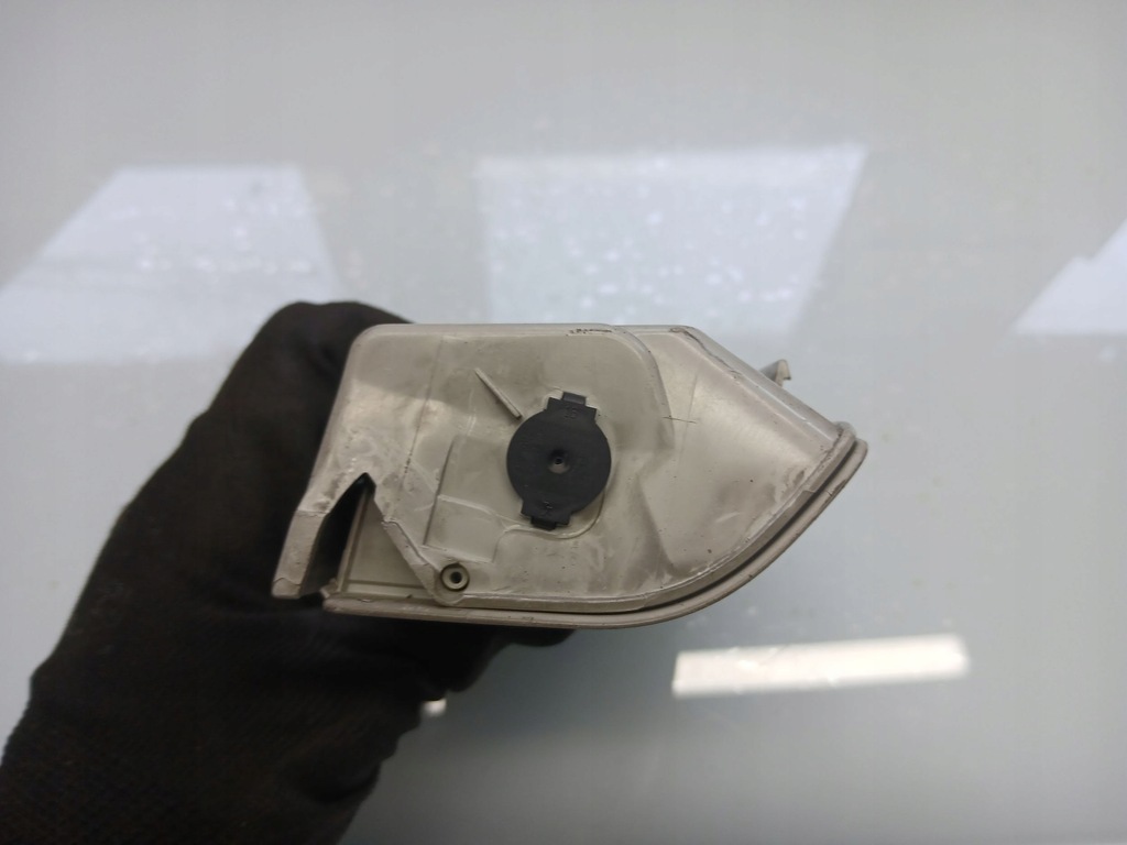 фото №5, Volkswagen passat b6 2006 бардачок na накладки на фари