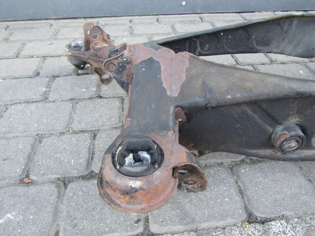 3 mercedes w124 балка задняя подрамник подвеска задние задний  sedan kombi coupe в Украине