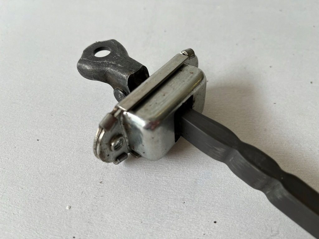 фото №7, Auris ii обмежувач двері перед лівий правий