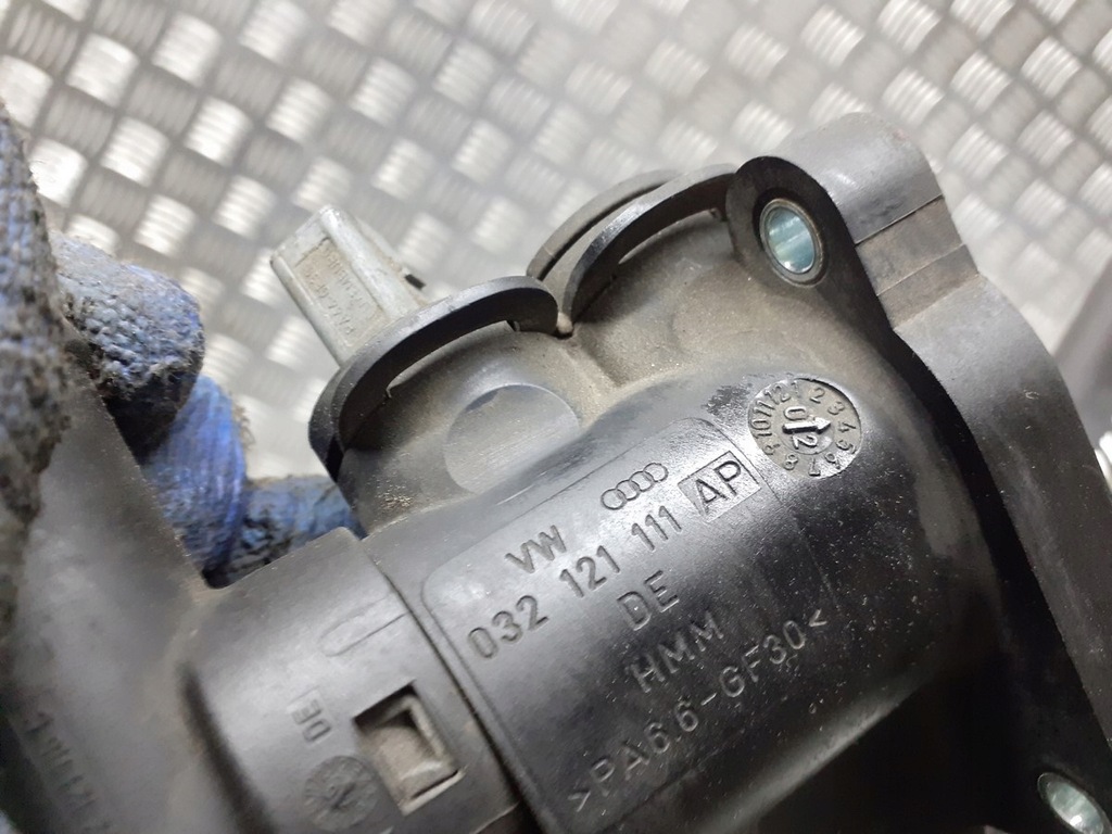 фото №4, Корпус термостата vw polo iv