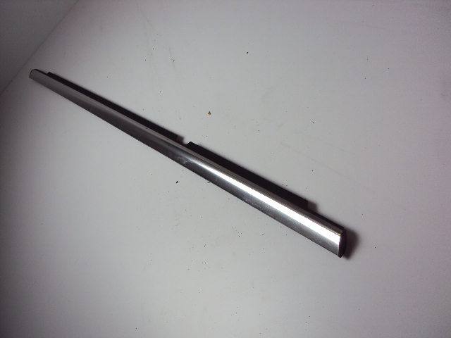 фото №2, Молдинг уплотнитель стекло левый задняя mercedes r w251