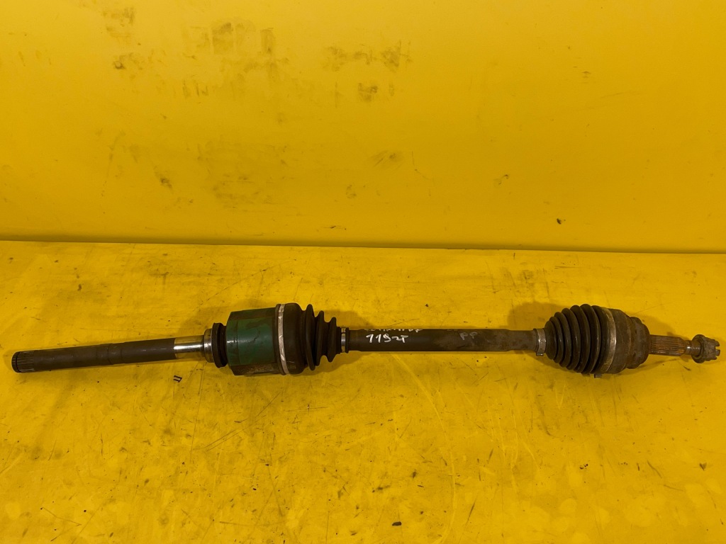 Купити Peugeot 4007 - привідний вал правий перед