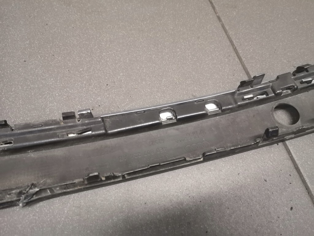 фото №11, Молдинг бампера правий перед audi a8 d3 4e0807224ab