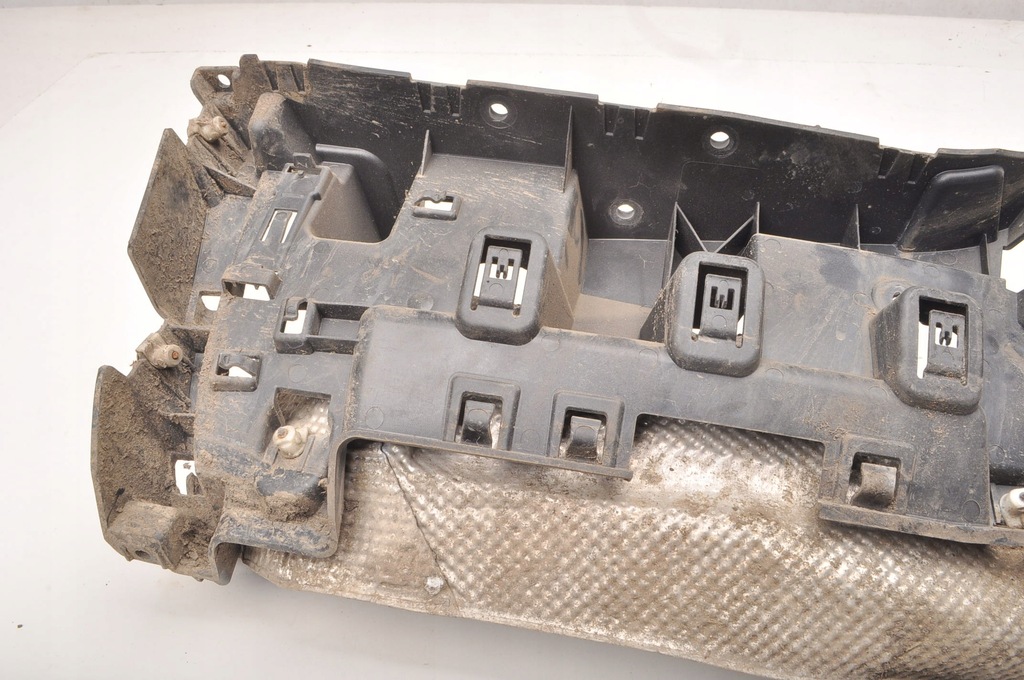 фото №8, Land rover discovery l462 напрямна бампера лівий задня ky32-17a882-aa