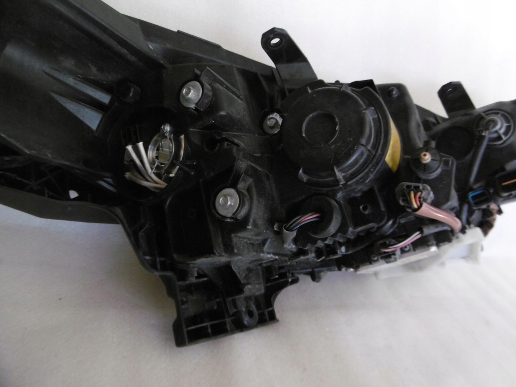 фото №9, Citroen c-crosser - лампа передня ліва ксенон