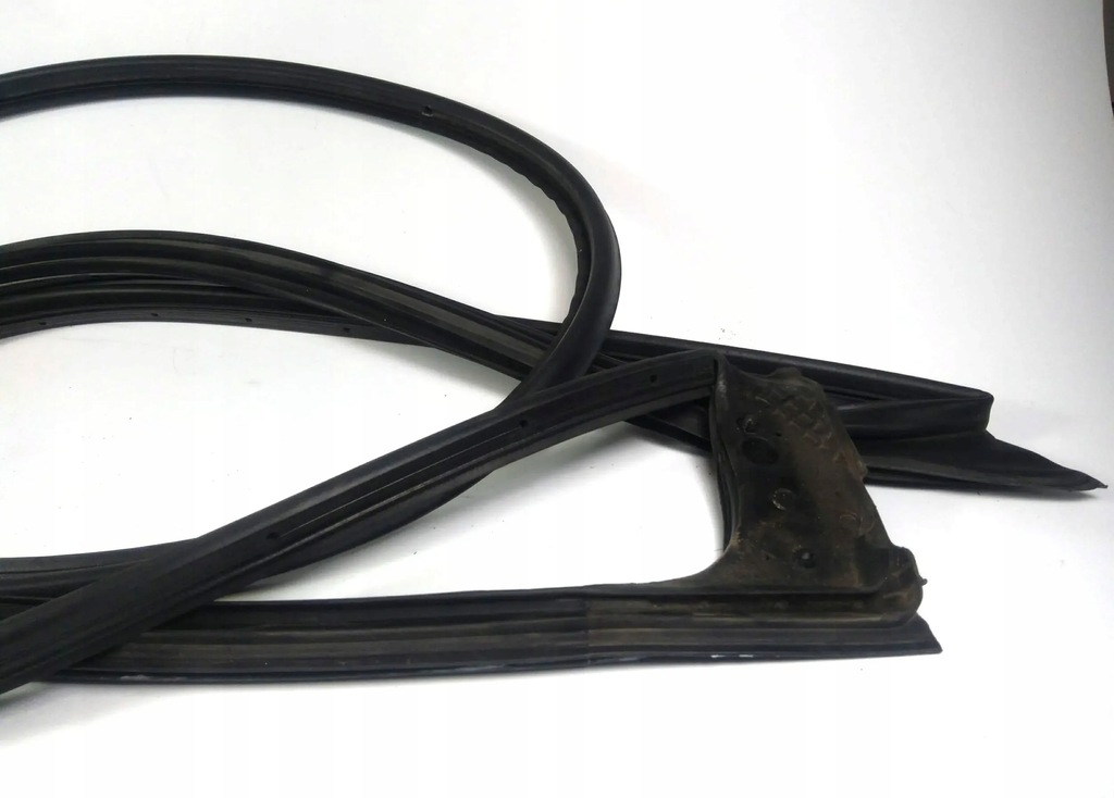 фото №6, Gmc yukon escalade tahoe 2015-20 прокладка дверь правый перед