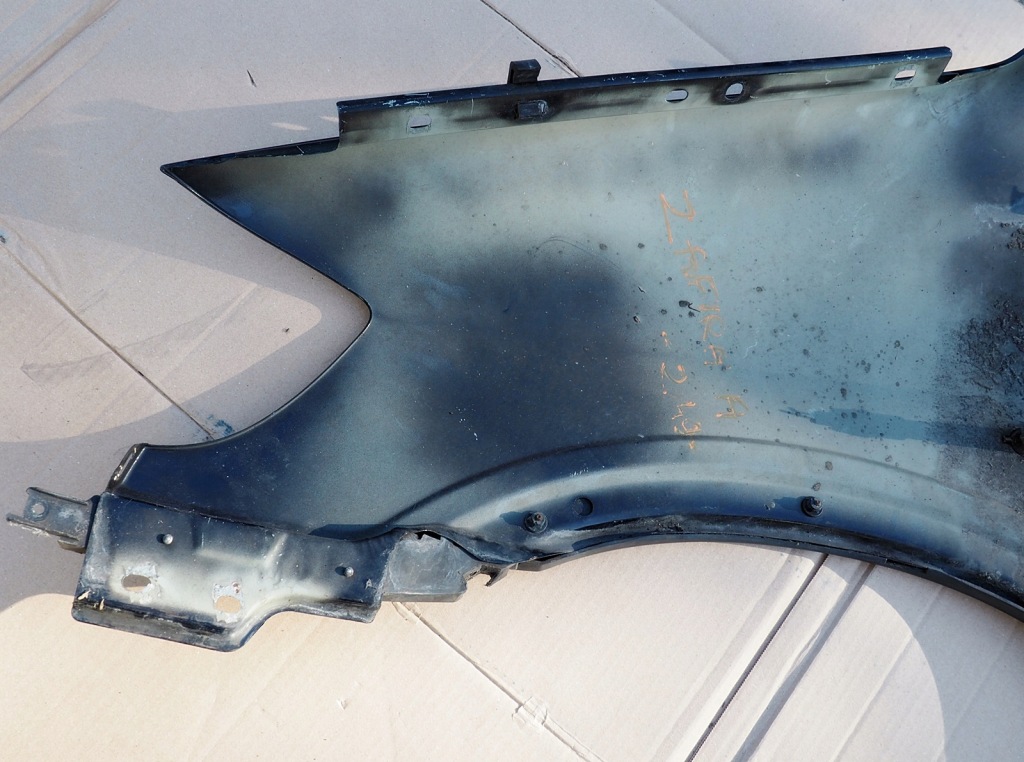 Opel zafira a крыло  правый  перед передний чёрный Киев