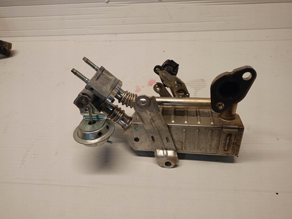 фото №7, Egr радиатор выхлопных газов 25601-33070 toyota auris ii 1.4 d4d