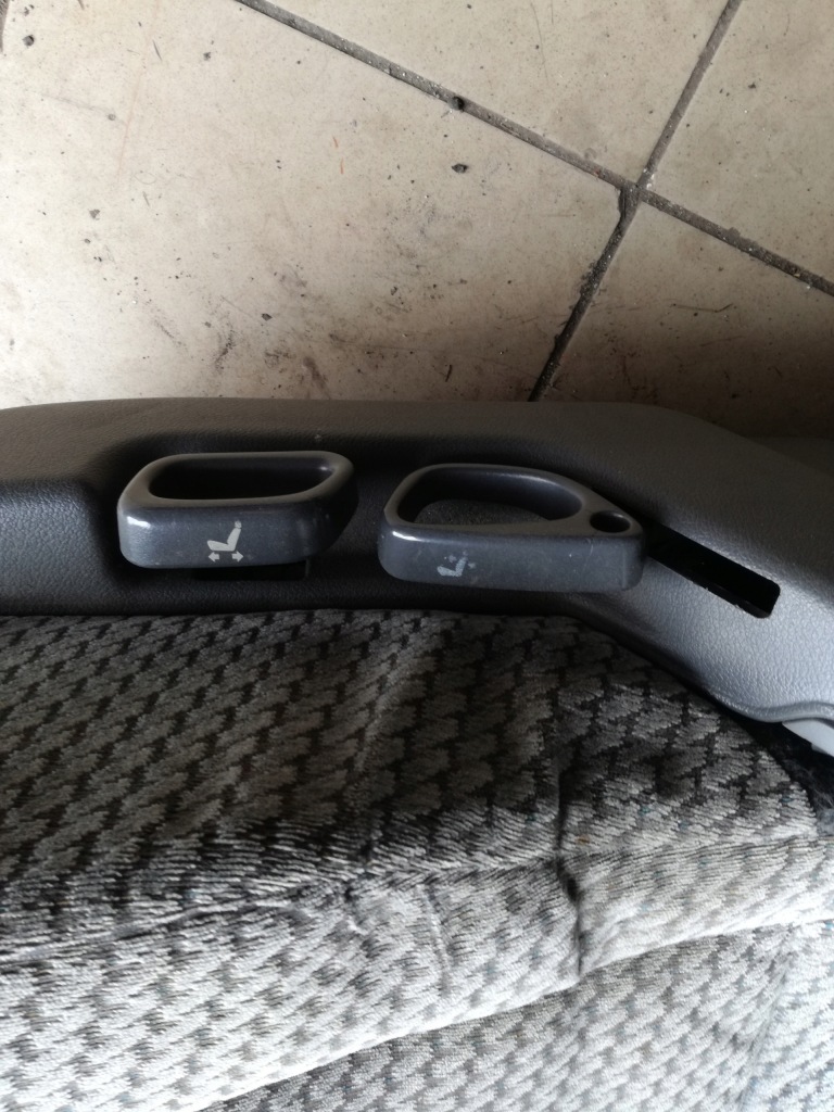 фото №5, Mitsubishi pajero ii 3d 1991 - 1999 rok комплект сидений заднее сиденье