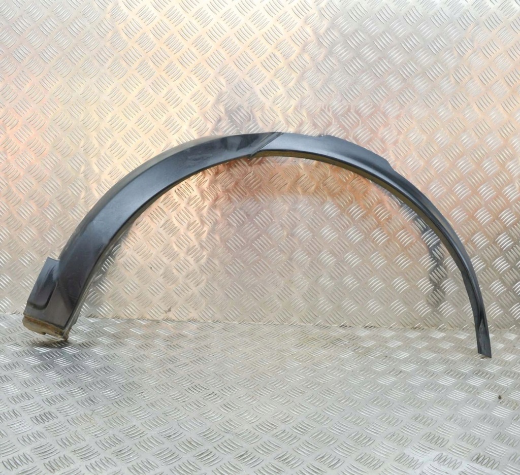 фото №1, Land rover discovery 5 2019 ліва сторона молдинг крила заднього