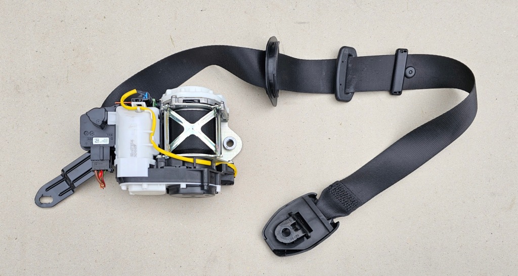 Bmw x3 g01 x3m f97 x4 g02 f98 ремень безопасности натяжитель правый  перед америка Недорого