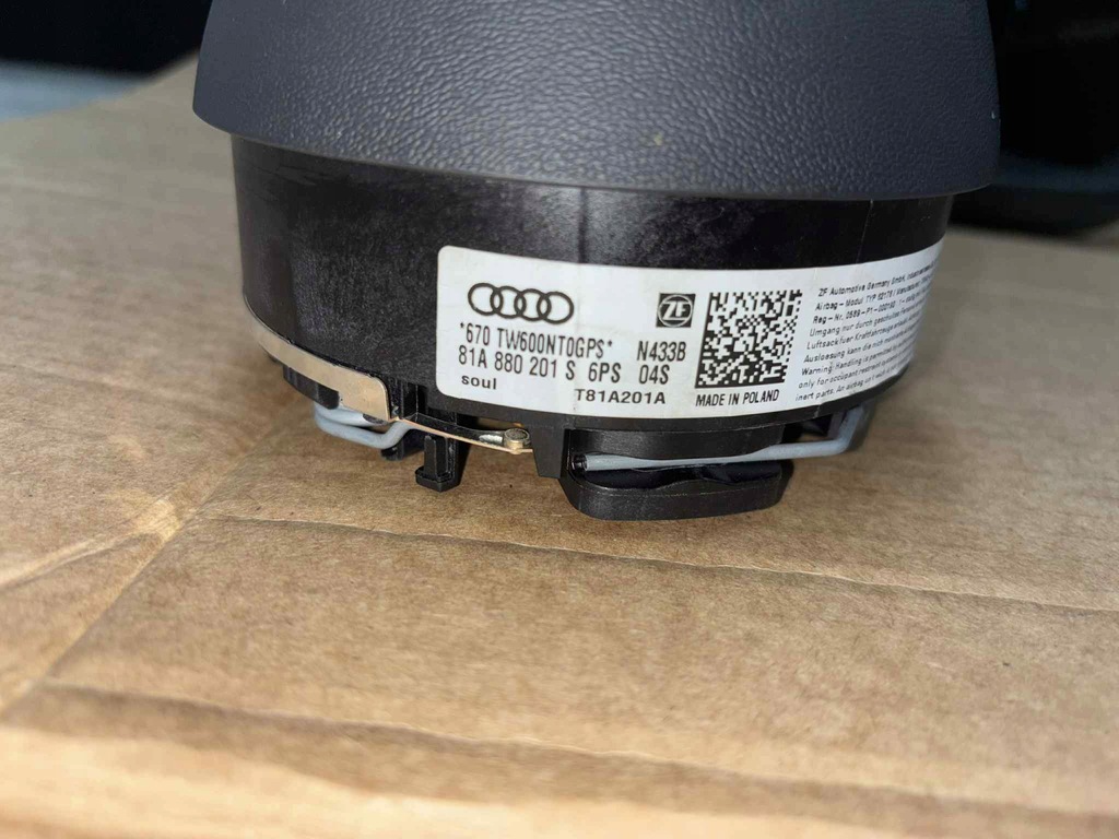 фото №8, Audi q2 s-line воздуховод с лепестки подушка руля jak nowa