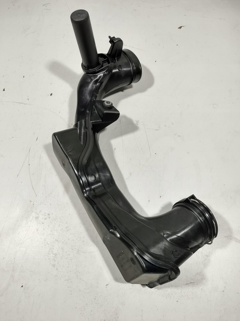 фото №1, Volvo v40 15r - труба шланг повітря 31370135