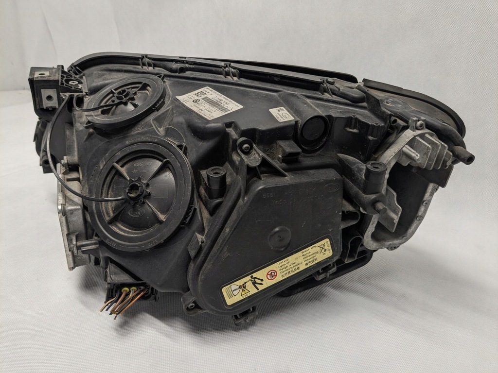 фото №7, Комплектна лампа права перед dynamic ксенон 7182150 bmw 7 f01 f02 08- europa