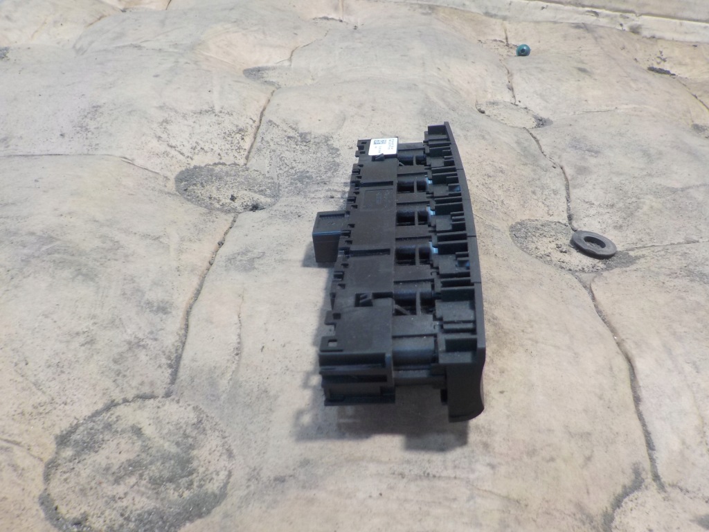 фото №3, Przyciki консоли 5ja927132 skoda rapid 2015r 1.2tsi