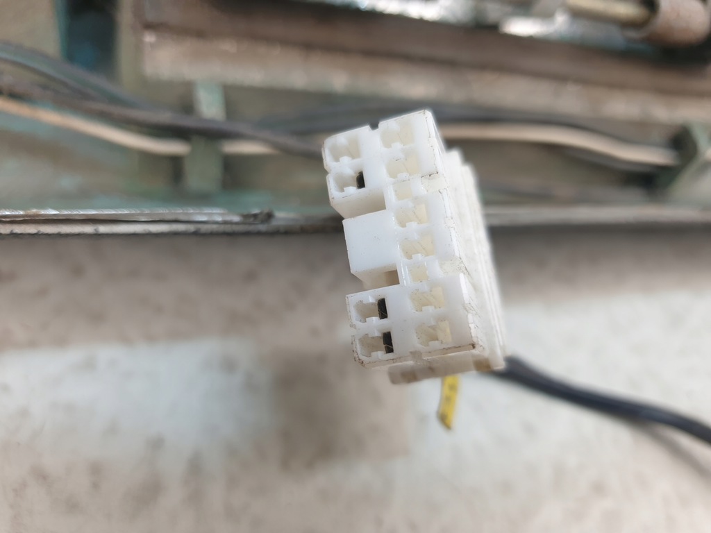 фото №10, Jeep commander i 1 молдинг накладка крышки задний oryg