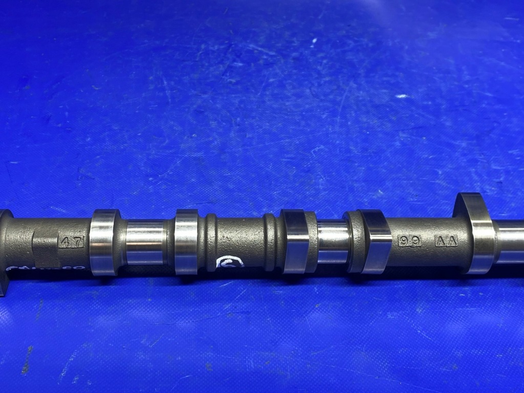 Вал розподільного валу впускний  dodge caliber chrysler 1.8 16v 04884735ab Ціна