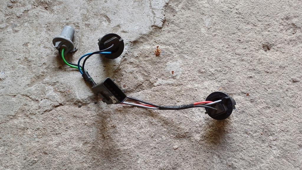 фото №1, Opel mokka цоколь лампочка лівий задня