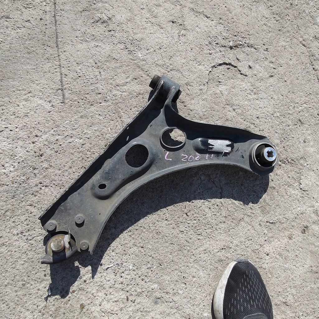 фото №1, Рычаг перед левый peugeot 208 ii