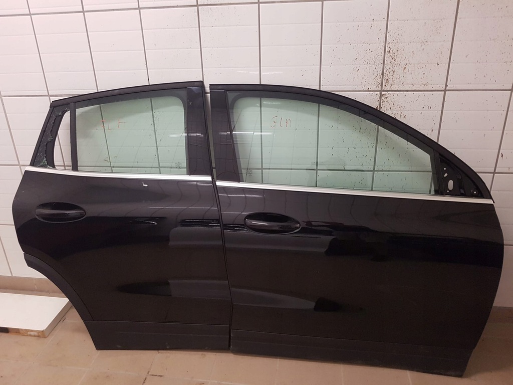 фото №1, Mercedes h247 gla правый перед полный