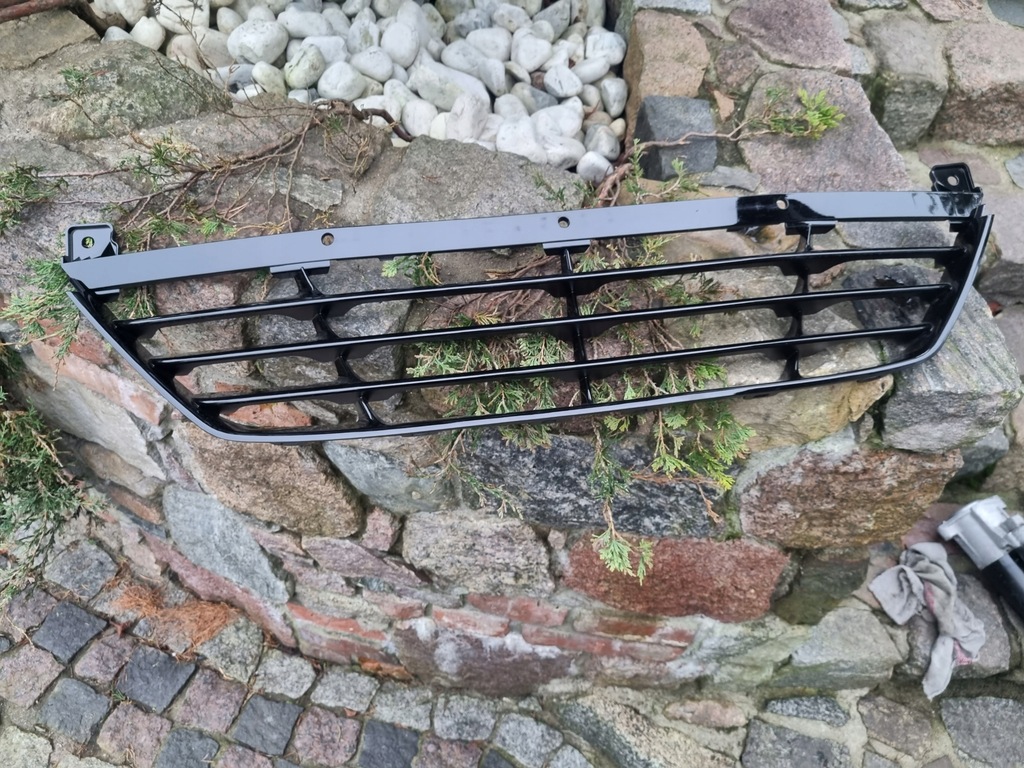 фото №6, Hyundai ix35 10-15 решітка середня w бампер перед