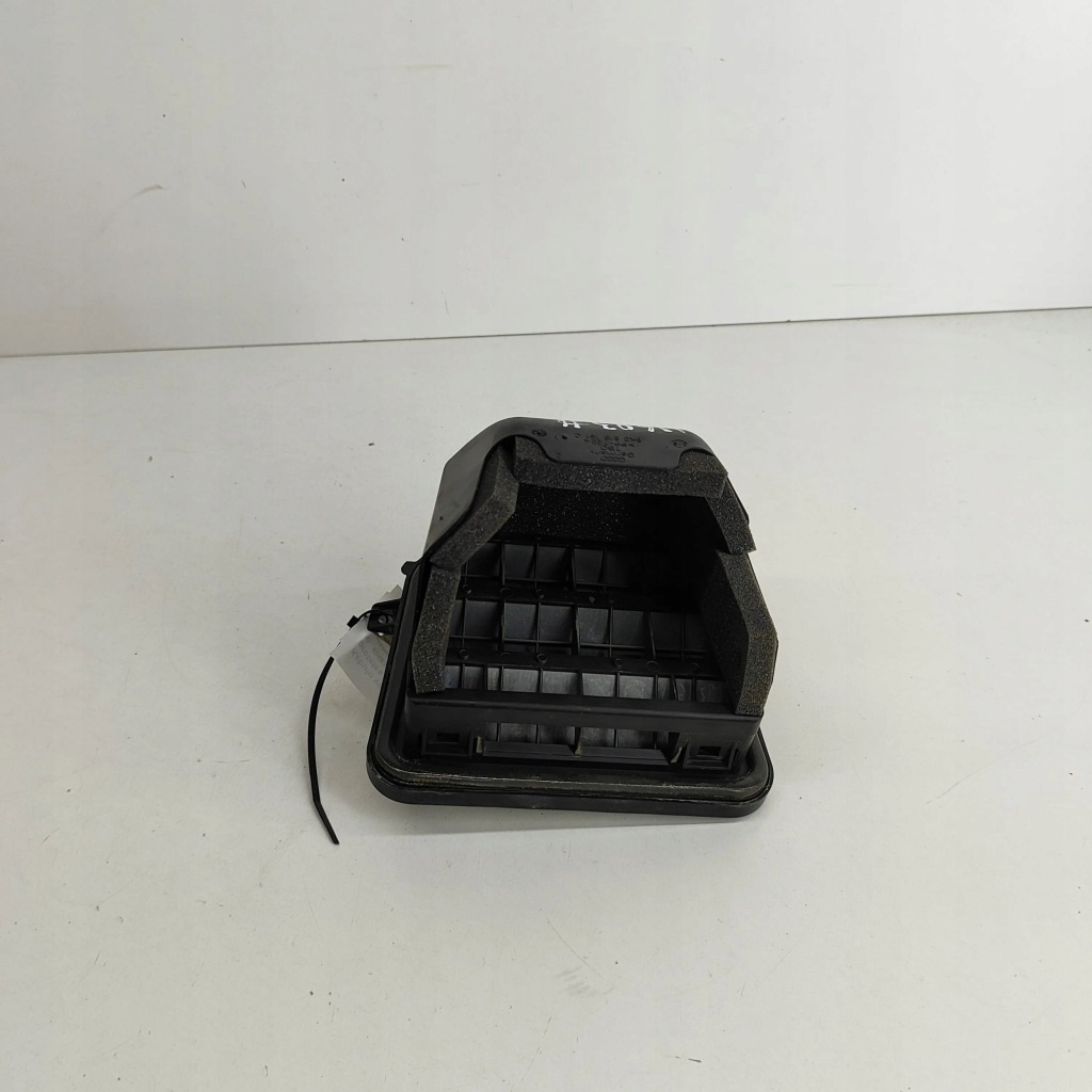 фото №5, Porsche macan 95b 2014 решітка вентиляційна pod бампером заднім