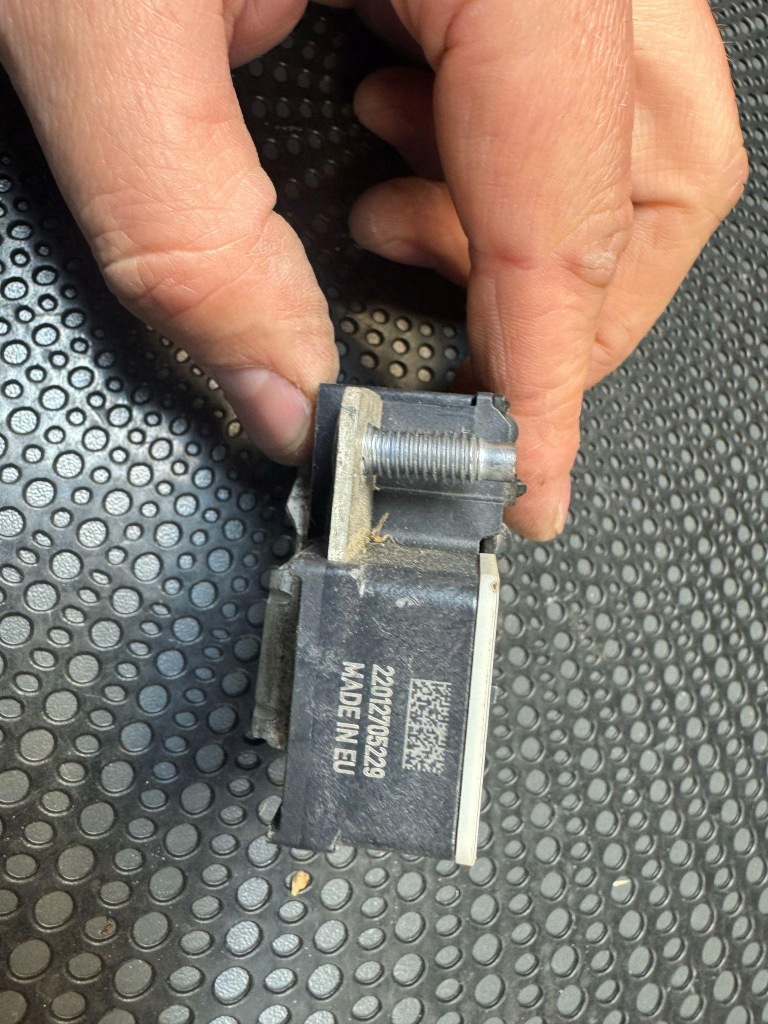 фото №3, Клема мінусова dacia sandero iii a4209051300