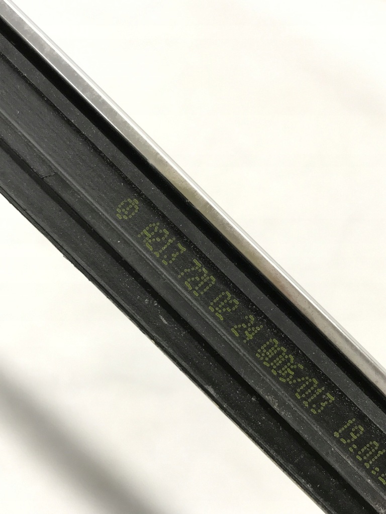 фото №8, Mercedes w213 молдинг уплотнитель перед правый