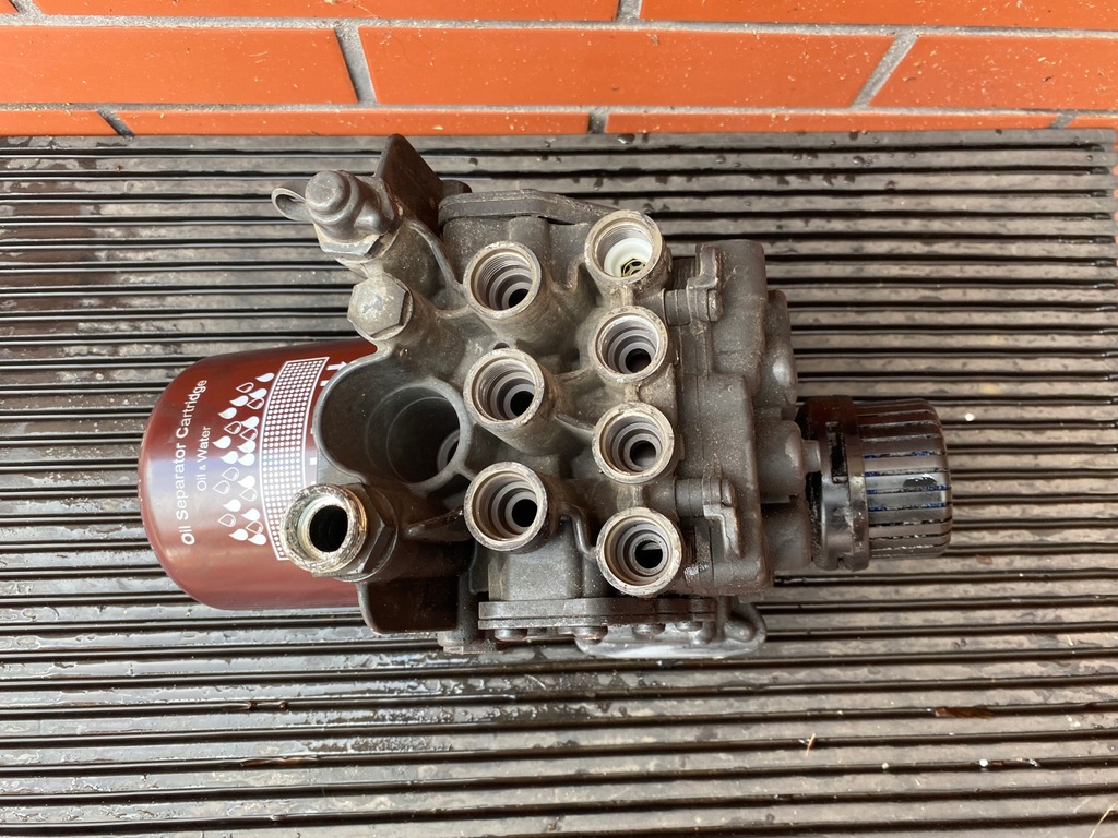 фото №6, Осушувач клапан mercedes actros mp4 a0014465464