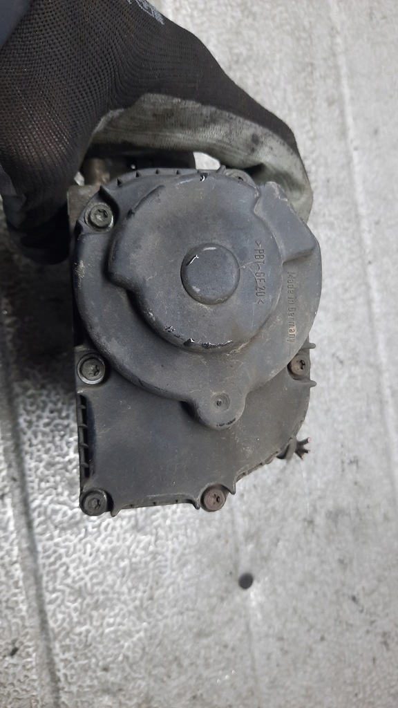 фото №6, Дроссельная заслонка skoda octavia i 99r 1.8b 06a133063