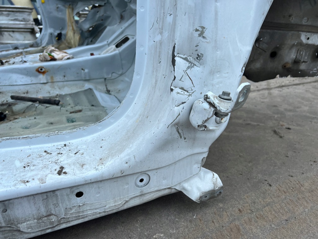 фото №9, Ford transit courier 15- поріг блок двигуна правий