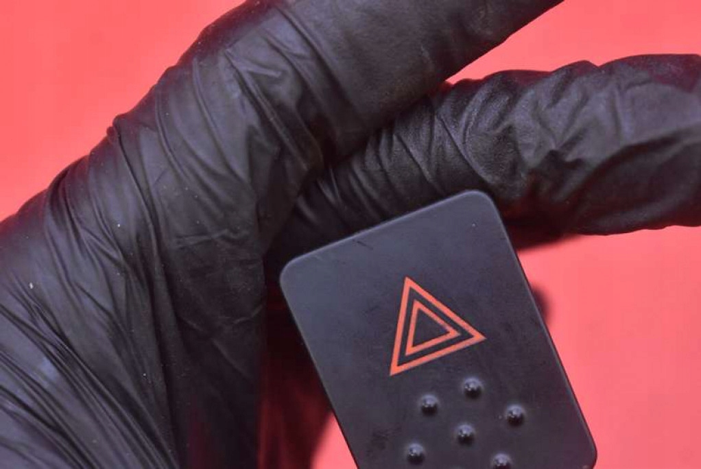 фото №9, Выключатель света аварийных nissan tiida 1 i 04-08