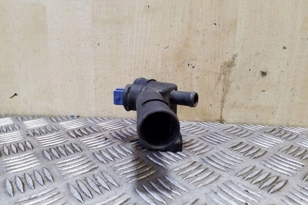 фото №6, Труба охлаждение vw golf iv variant 1j5 06a121133d 1.9l дизель 74kw 2003