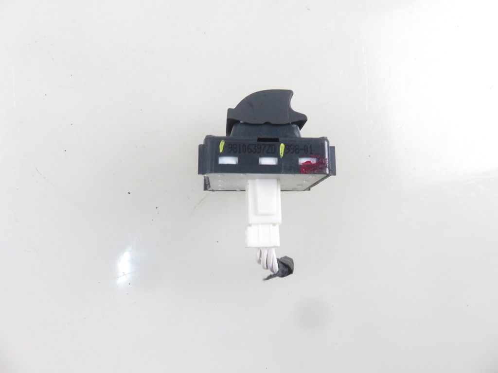 фото №7, Панель окон citroen c4 cactus 98106397zd 6 pin