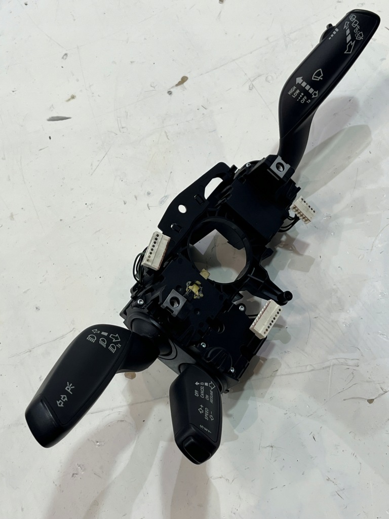 фото №1, Переключатель комбинированный audi a3 8v 8v0953521bp исправный