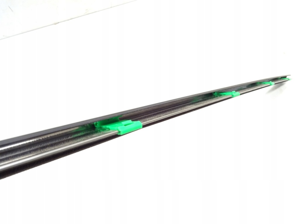 Молдинг ущільнювач перед права lexus rc 14-22 Недорого