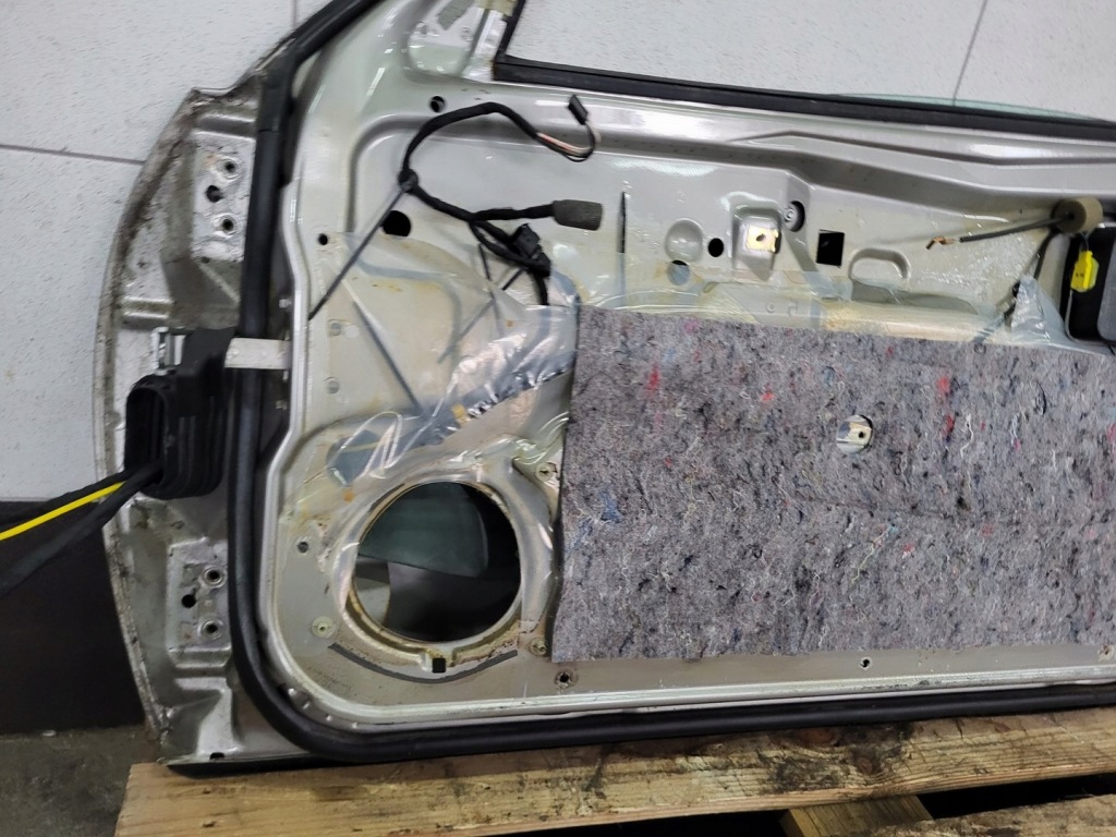 фото №13, Mercedes slk r170 lift дверь правое с стекло i стеклоподъемником 723 cubanite