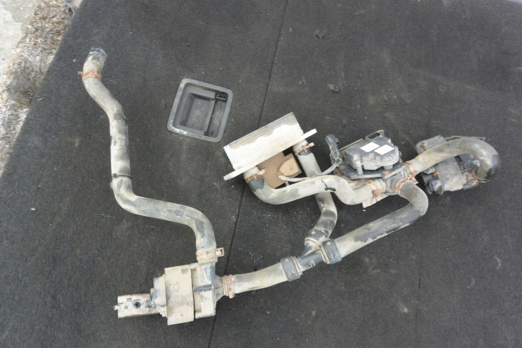 Радиатор кондиционер помпа воды комплект  tesla model s Оригинал