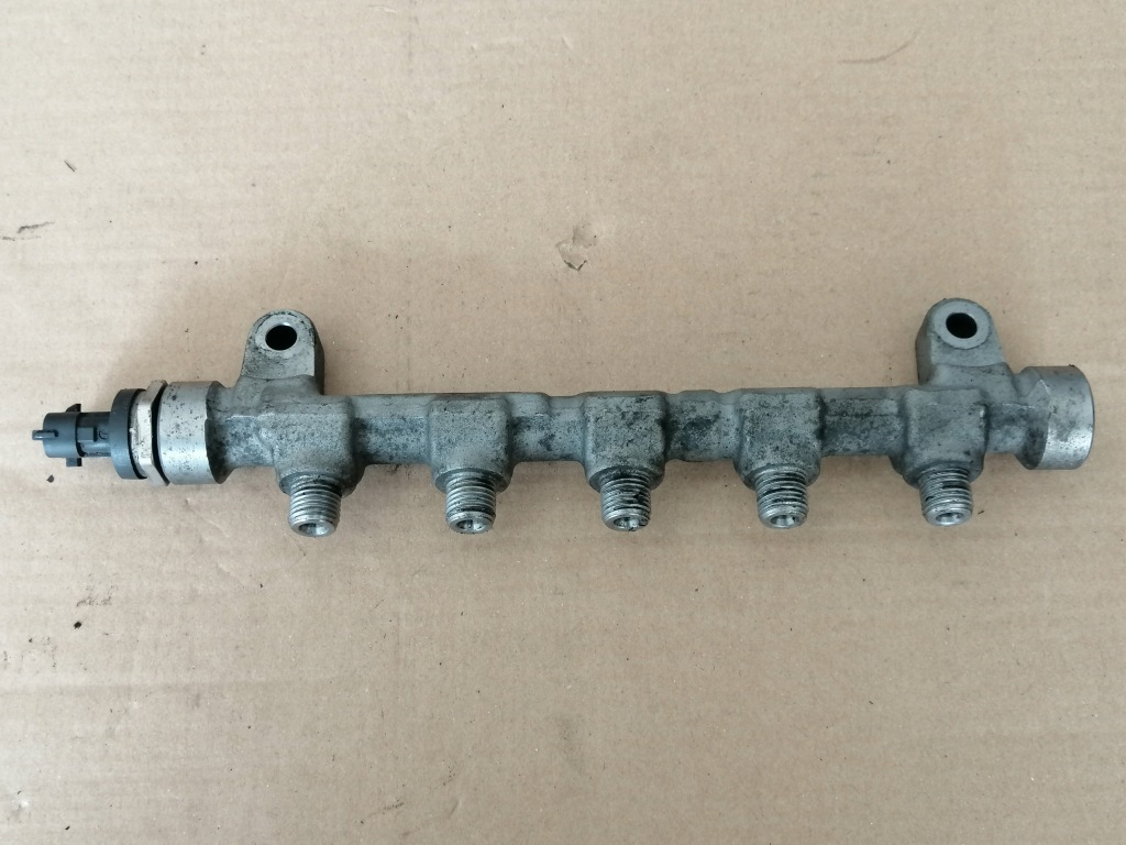 фото №1, Молдинг впрыскная kia ceed i 1.6crdi 0445214181