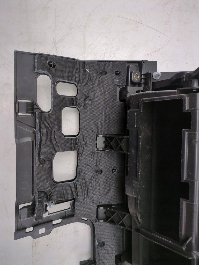 фото №11, Audi a3 8y 2021 бардачок панели приборной панели