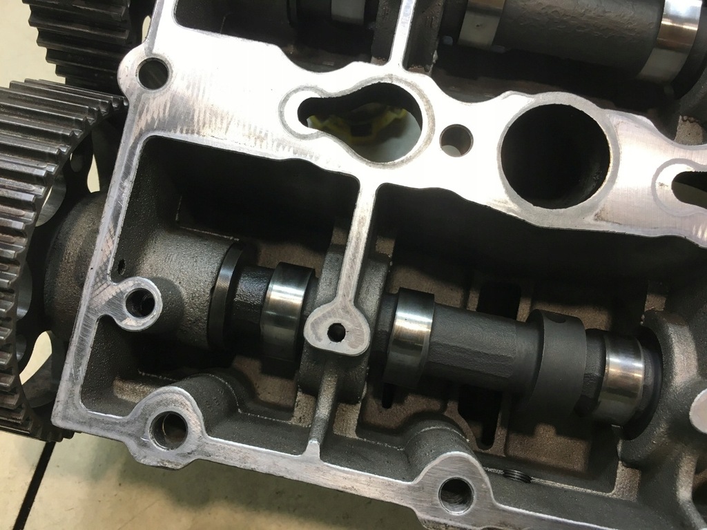 фото №16, Крышка клапанов voyager iv 2.8 crd 90132360f