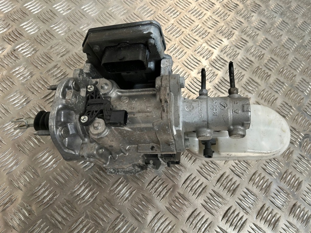 Tesla model s 2017 насос тормозная 103712300b в Украине