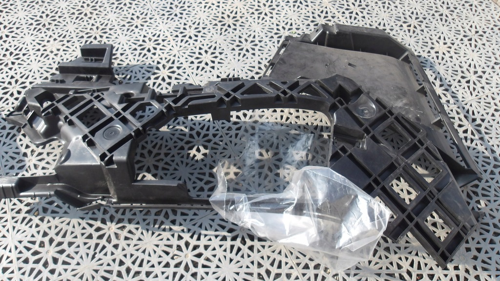 фото №1, Напрямна напрямна бампера права vw arteon