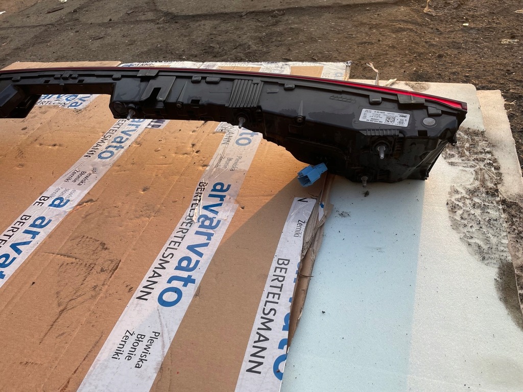 фото №8, Audi a8 s8 d5 lift накладка лампа задняя задняя w крышка 4n0945095ac