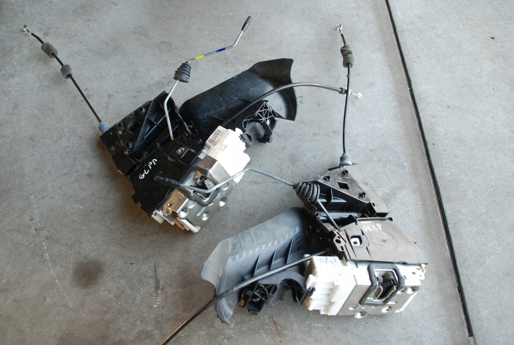 фото №1, Замок перед l / p mercedes gl i x164 uk