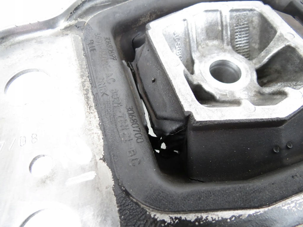 фото №10, Подушка кронштейн кронштейн коробки передач volvo v70 iii s80 ii 2.0f