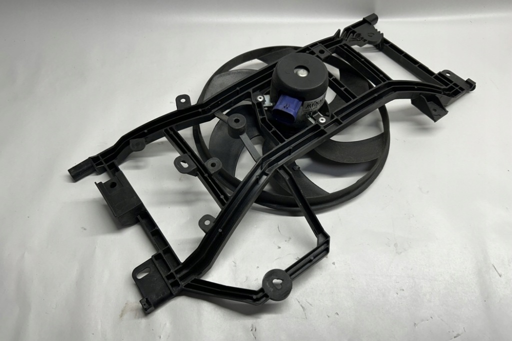 Вентилятор радіатора renault clio iv bh_ 214810048r 1.2l бензиновий 54kw Оригінал