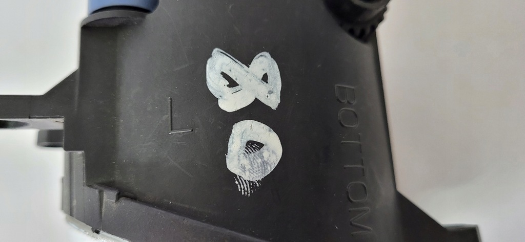 фото №16, Противотуманная фара toyota левый aygo avensis t27 verso lexus rx yaris iq 81220-0d042